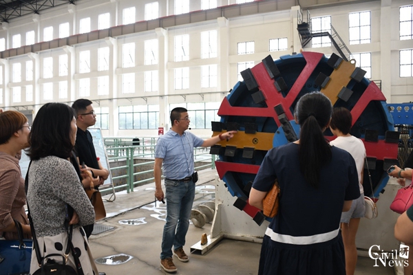 1561132146959017976.jpg 4.jpg