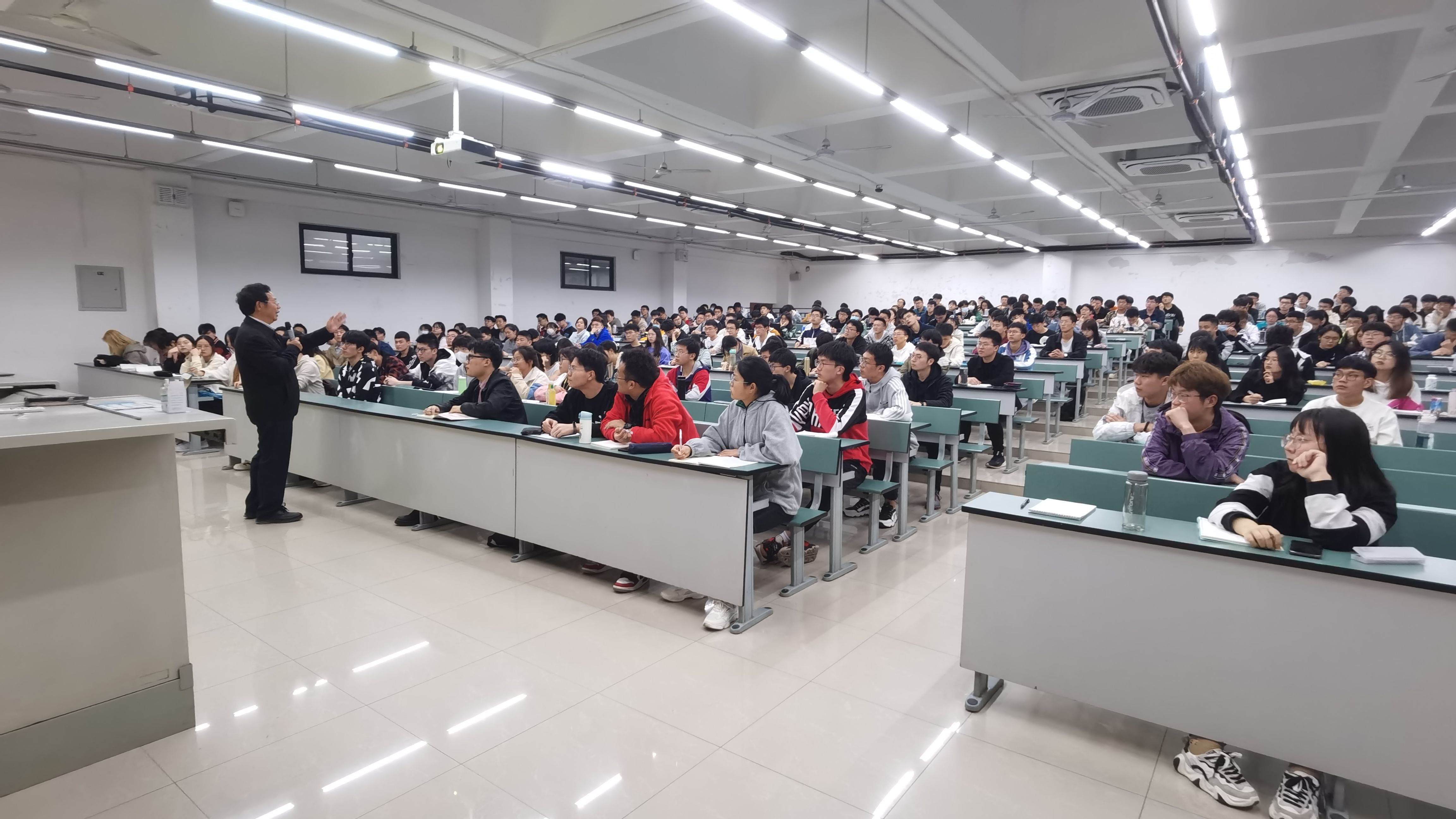 1649309901504082295.jpg 1649309901504082295.jpg