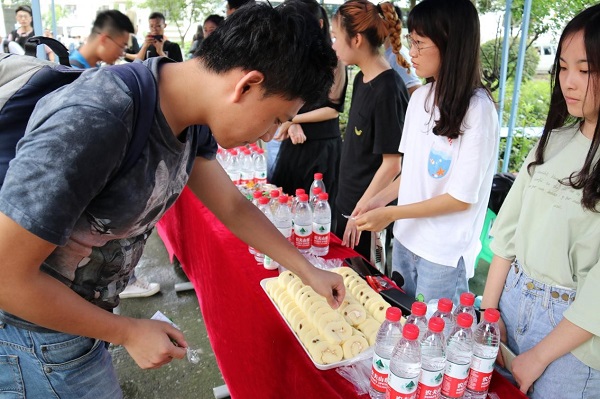 1563352676489049233.jpg 15.jpg