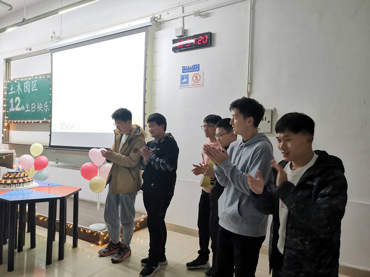 1607177008619065375.jpg 1607177008619065375.jpg