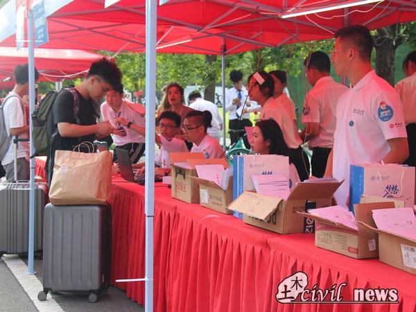 1599832978559047104.jpg 12.jpg