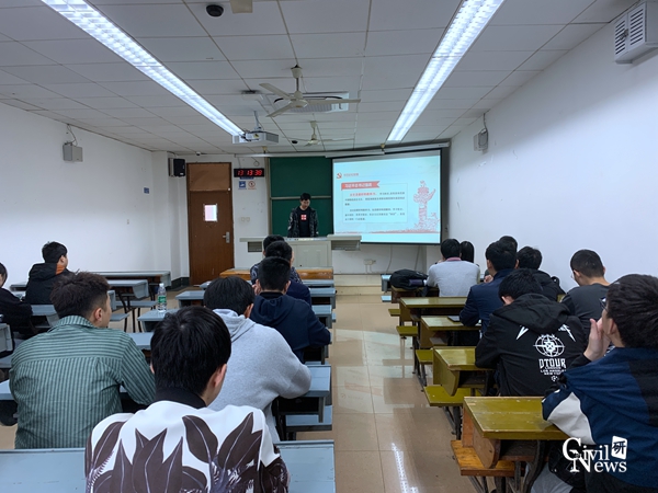 1619160405288011840.jpg IMG_3202.jpg