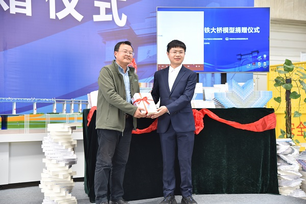 1616934172782018302.png 4.png