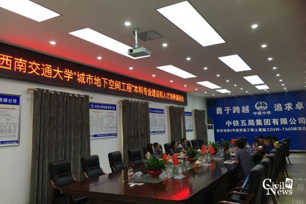 1561368490305019875.jpg 5.jpg